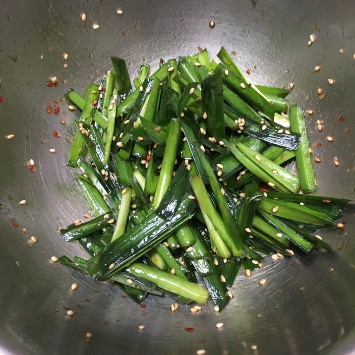 生でニラを食べよう〜‼︎白米のお供にも壺ニラ★